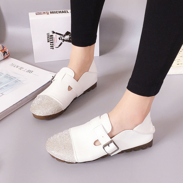 Περιστασιακά γυναικεία παπούτσια από οικολογικό δέρμα με ιμάντες και βότσαλα σε δύο χρώματα