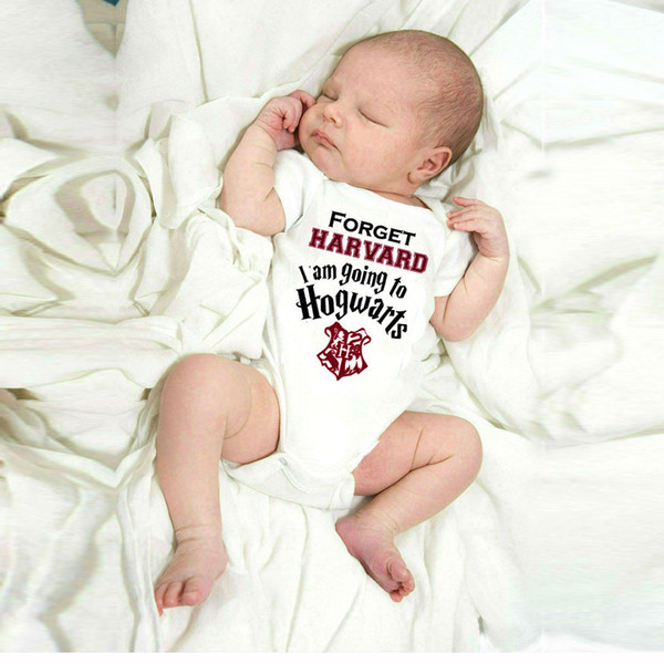 Body bebelus pentru fete si baieti in alb cu inscriptie