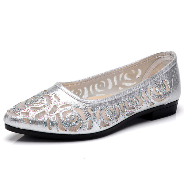 Περιστασιακά γυναικεία παπούτσια με δαντέλα και βότσαλα με ελαφρύ τακούνι σε δύο χρώματα