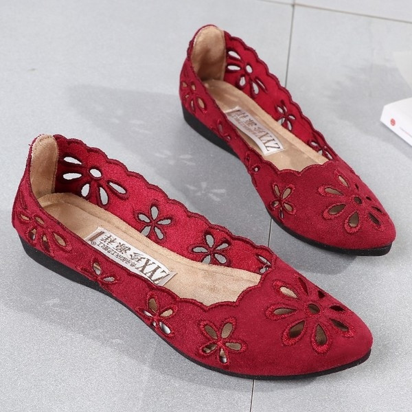 Pantofi dama casual din piele intoarsa cu gauri pentru flori in negru si rosu