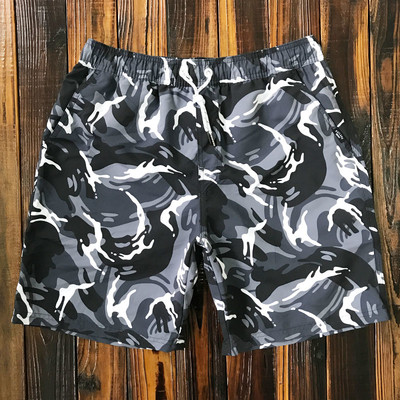 Ανδρικά σορτς σε μπλε και κόκκινο χρώμα με εκτύπωση