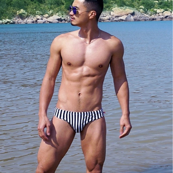 Costum de baie bărbați cu dungi