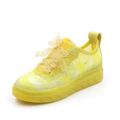 Καλοκαιρινά γυναικεία πάνινα παπούτσια  με δαντέλα σε ανοιχτά χρώματα