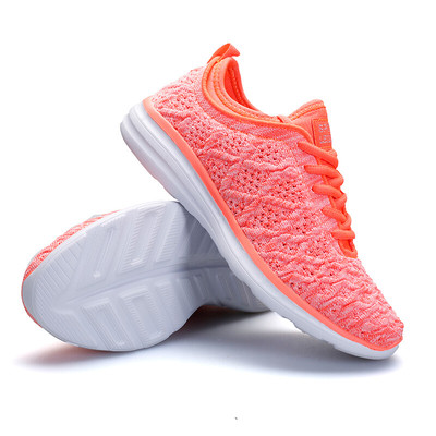 Γυναικεία παπούτσια σε διάφορα χρώματα