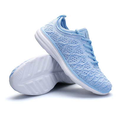 Γυναικεία παπούτσια σε διάφορα χρώματα