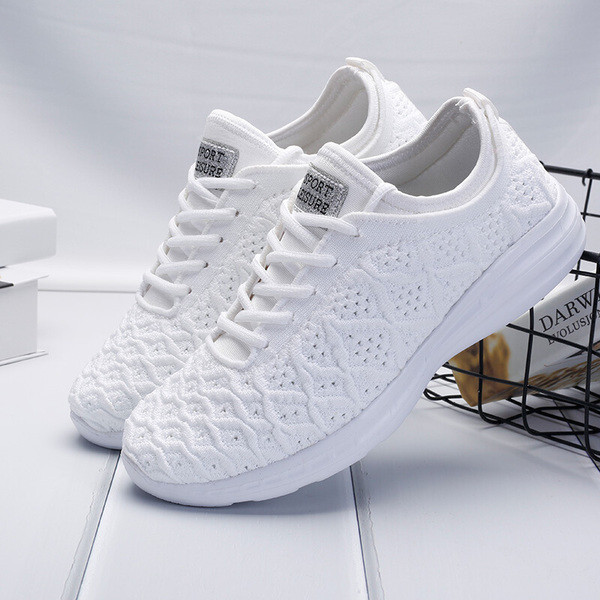 Γυναικεία παπούτσια σε διάφορα χρώματα