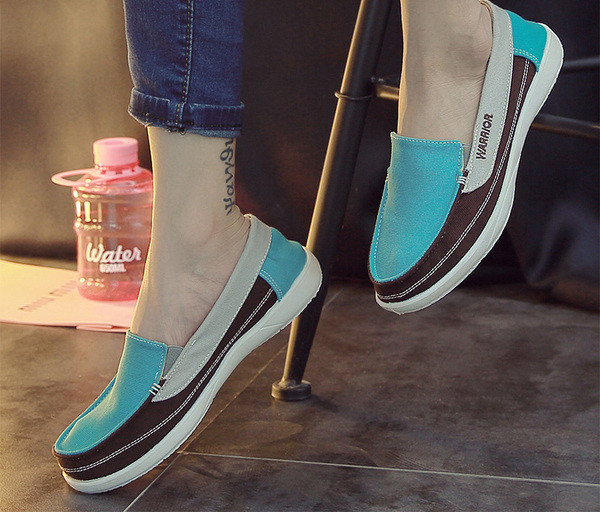 Γυναικεία μοκασίναια σε διάφορα χρώματα