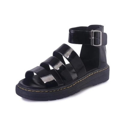 Κομψά γυναικεία σανδάλια σε μαύρο χρώμα