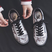 Γυναικεία αθλητικά πάνινα παπούτσια σε τρία χρώματα