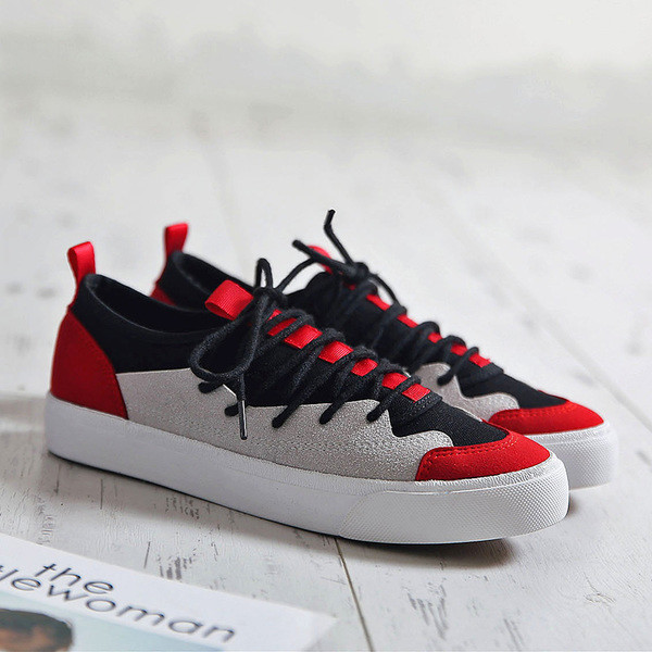 Γυναικεία πάνινα παπούτσια σε επίπεδη σόλα σε διάφορα χρώματα