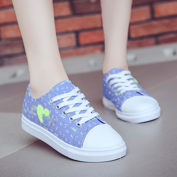 Tenisi dama in trei culori cu broderie si paiete