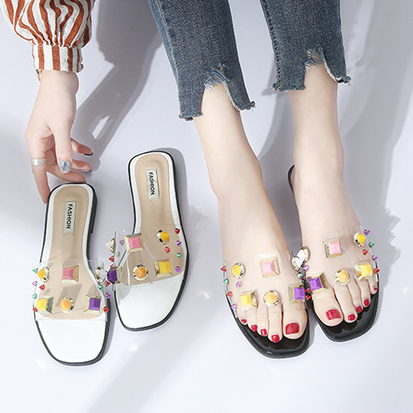 Papuci eleganti de dama cu pietre decorative colorate in alb si negru