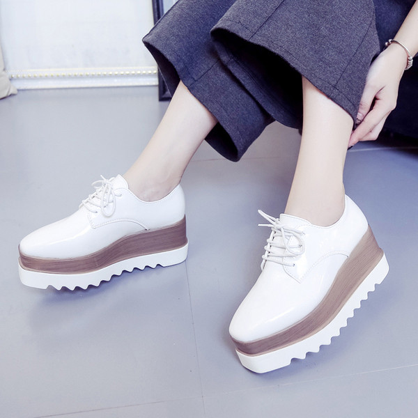 Pantofi casual dama din piele lacuita cu talpa inalta in trei culori