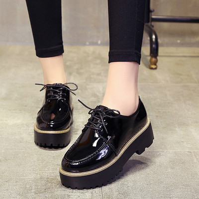 Αθλητικά-Κομψά Casual παπούτσια  με ψηλή σόλα  σε κόκκινο και μαύρο χρώμα