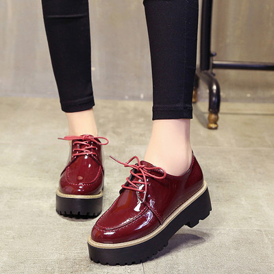 Αθλητικά-Κομψά Casual παπούτσια  με ψηλή σόλα  σε κόκκινο και μαύρο χρώμα