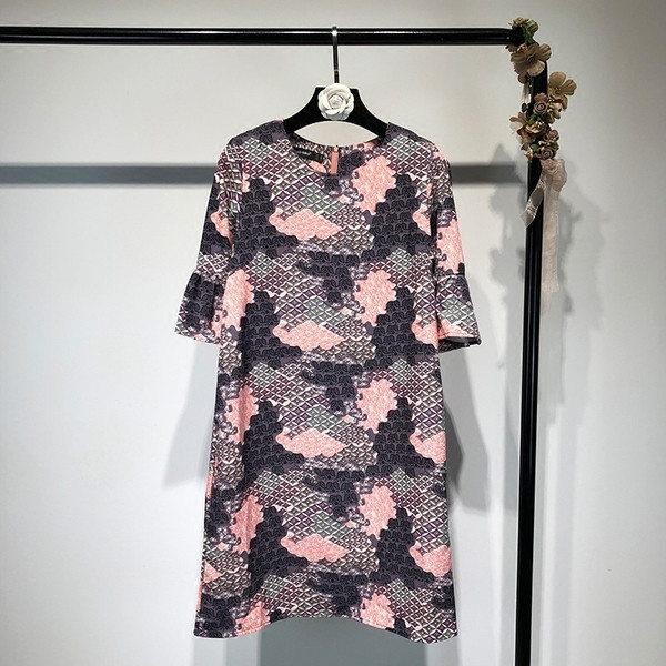 Κομψό, casual γυναικείο φόρεμα με  3/4  μανίκια 