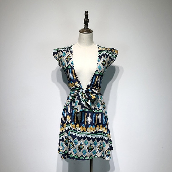 Rochie de dama sportiva si eleganta cu imprimeu cu decolteu adanc