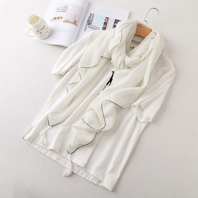 Esarfe subtiri de dama cu ciucuri pentru vara