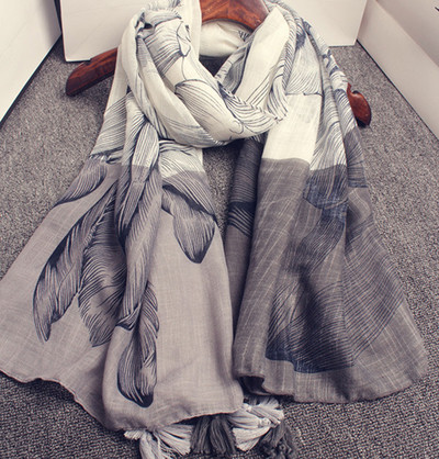 Esarfe subtiri de dama cu ciucuri pentru vara