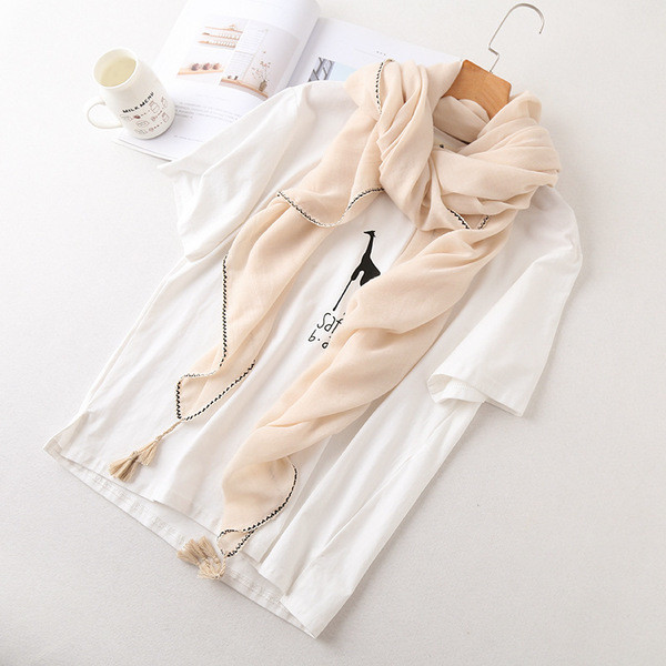 Esarfe subtiri de dama cu ciucuri pentru vara