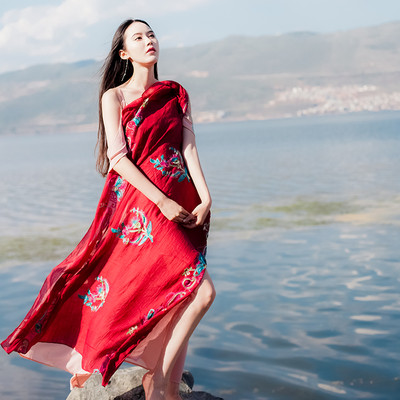 Дамски шалове за лятото с бродирани цветя в няколко модела