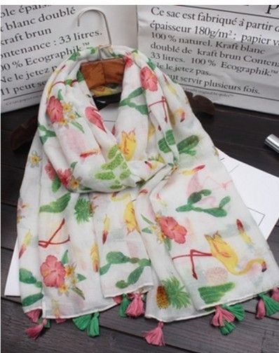 Памучни шалове за лятото с флорални мотиви за дамите