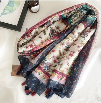 Памучни шалове за лятото с флорални мотиви за дамите