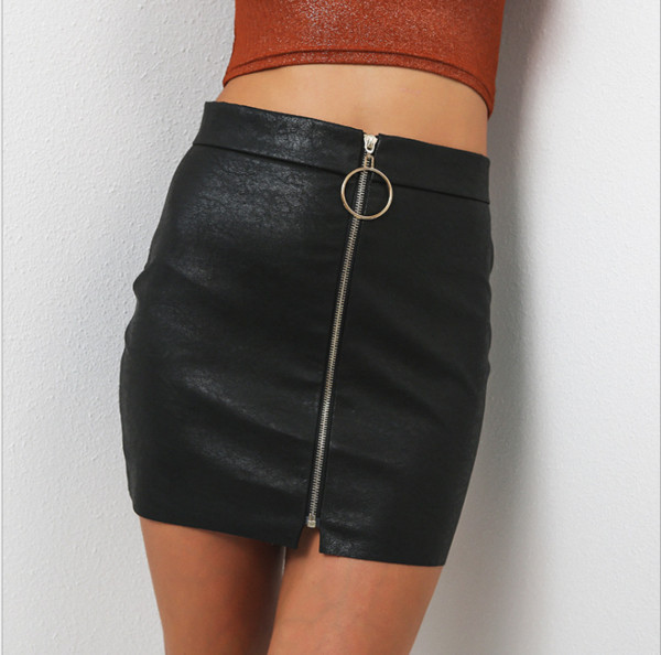 Fusta de dama eleganta din piele cu fermoar de culoare neagra