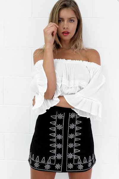 Fusta de dama eleganta cu motiv etnic in maro si negru