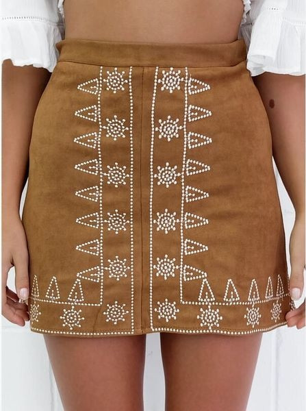 Fusta de dama eleganta cu motiv etnic in maro si negru