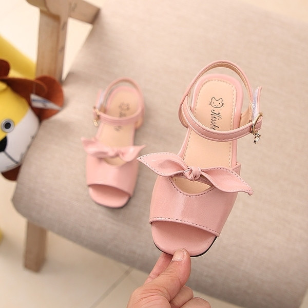 Sandale pentru copii pentru fete cu un design simplu cu o panglică