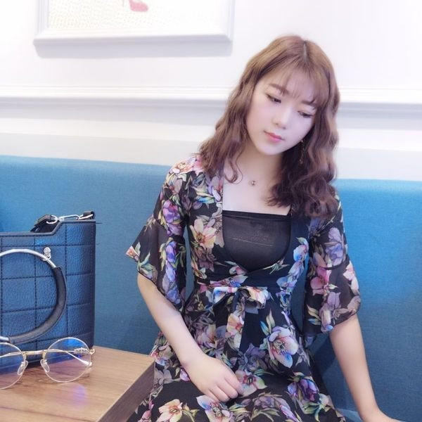 Rochie de dama cu maneci 3/4 cu motiv floral in trei culori