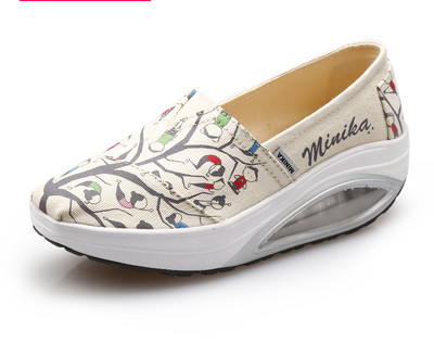 Mocasini de dama cu talpa inalta si motive florale in 4 culori