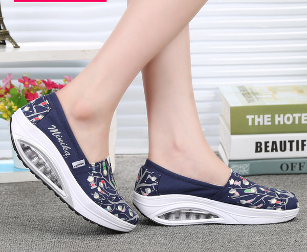 Mocasini de dama cu talpa inalta si motive florale in 4 culori