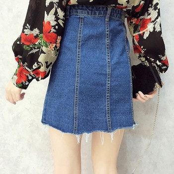 Γυναικεία φούστα denim με διακοσμητικές τσέπες σε δύο χρώματα