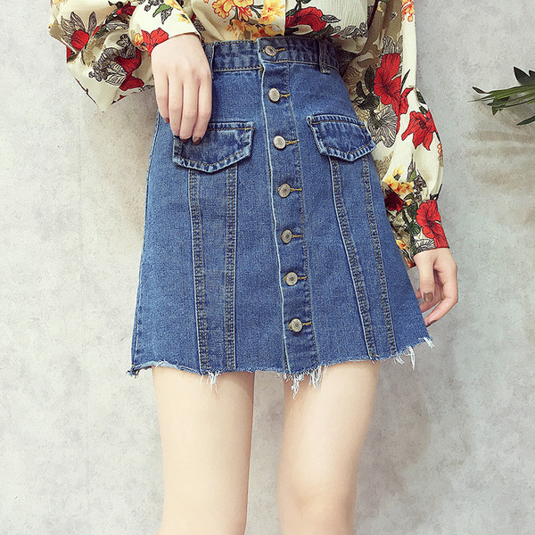 Γυναικεία φούστα denim με διακοσμητικές τσέπες σε δύο χρώματα