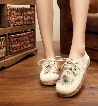 Mocasini de dama cu sireturi si aplicatie florala in doua culori