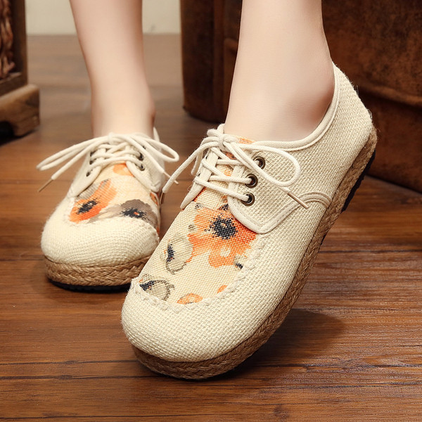 Mocasini de dama cu sireturi si aplicatie florala in doua culori