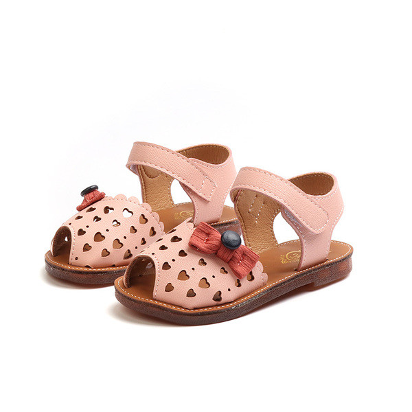 Παιδικά σανδάλια με βελκρό λουράκια και διακόσμηση σε λευκό και ροζ χρώμα