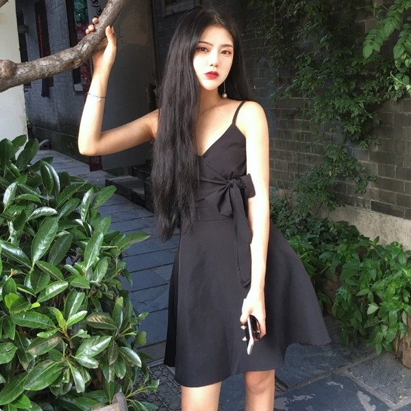 Rochie eleganta de dama cu decolteu in V cu panglica in doua culori