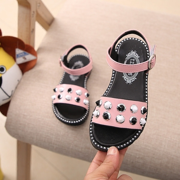 Μοντέρνα παιδικά σανδάλια σε μαύρο, ροζ και λευκό χρώμα
