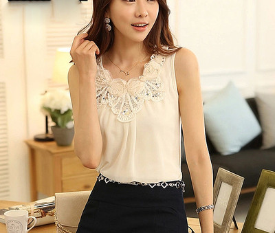 Maieu elegant de damă, în alb-negru, cu broderii cu motive florale