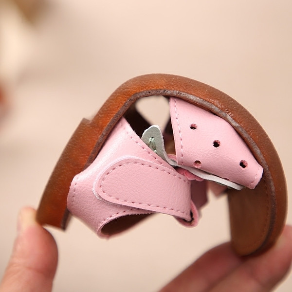 Άνετα σανδάλια για κορίτσια σε λευκό, κίτρινο και ροζ χρώμα με διακόσμηση