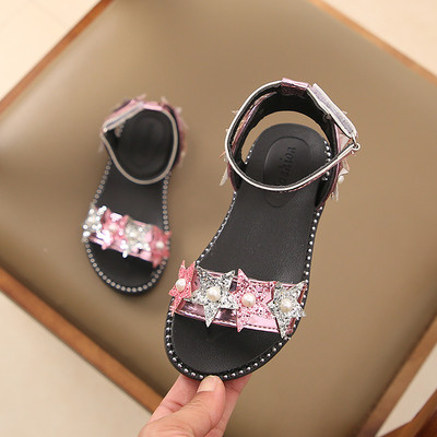 Παιδικά σανδάλια για κορίτσια σε δύο χρώματα με διακοσμητικά αστέρια και μαργαριτάρια