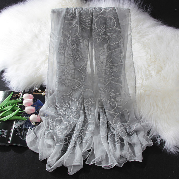 Дамски шал за лятото в два цвята