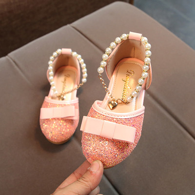 Κομψά σανδάλια για κορίτσια με λαμπερά σωματίδια, κορδέλα και μαργαριτάρια