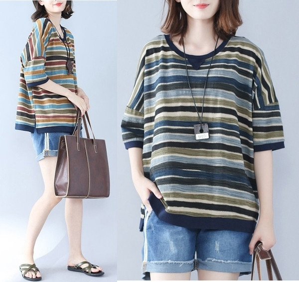 Καλοκαιρινή μπλούζα ριγέ με μέγιστο μέγεθος σε δύο χρώματα