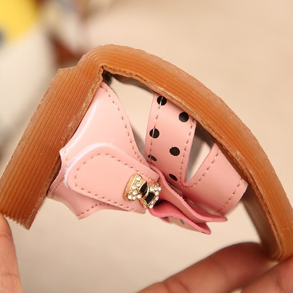 Παιδικά σανδάλια με κορδέλα σε τρία χρώματα