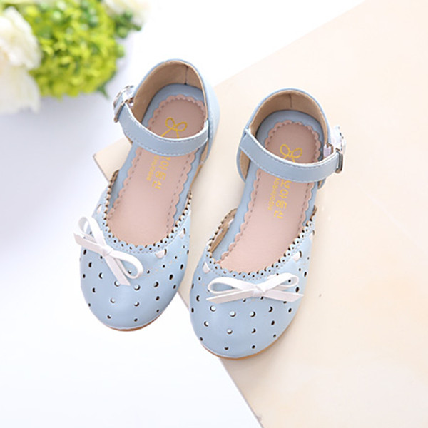 Finom szandál lányoknak rózsaszín, fehér és kék színben, szalaggal