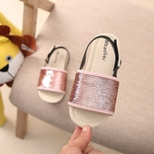 Παιδικά σανδάλια για κορίτσια με λεπτό λουρί, σε τρία χρώματα